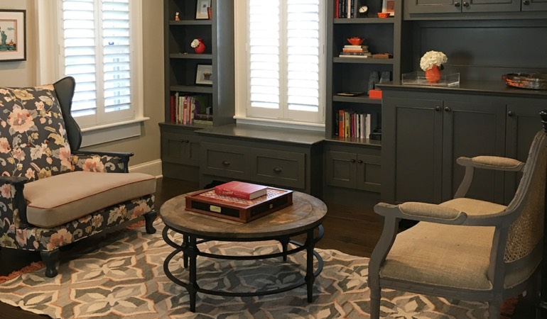 Give your living space a complete new look and feel by simply moving around your furniture. Sitting area with a desk and chair